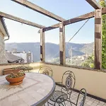 2 Bedroom Awesome In Hébergement de vacances Vado Ligure