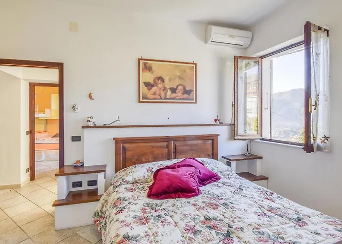 2 Bedroom Awesome In Holiday home