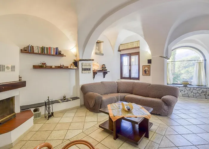2 Bedroom Awesome In بيت للعطل